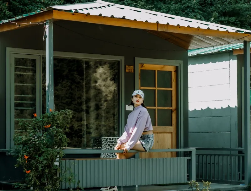Something in the Air: How Seasonal Breezes at a Cottage Quietly Shift the Way You Feel